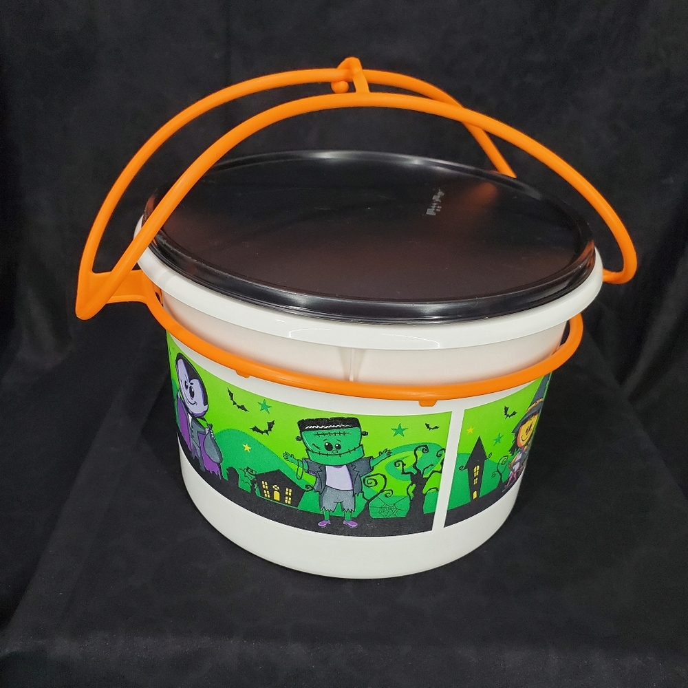 Tupperware Halloween Canister Handle Trick or Treat Bucket 14 Cup 266K-1 Monster - Picture 3 of 9
